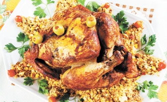 A especialidade da casa é o frango assado, mas também são oferecidos frango frito e acompanhamentos